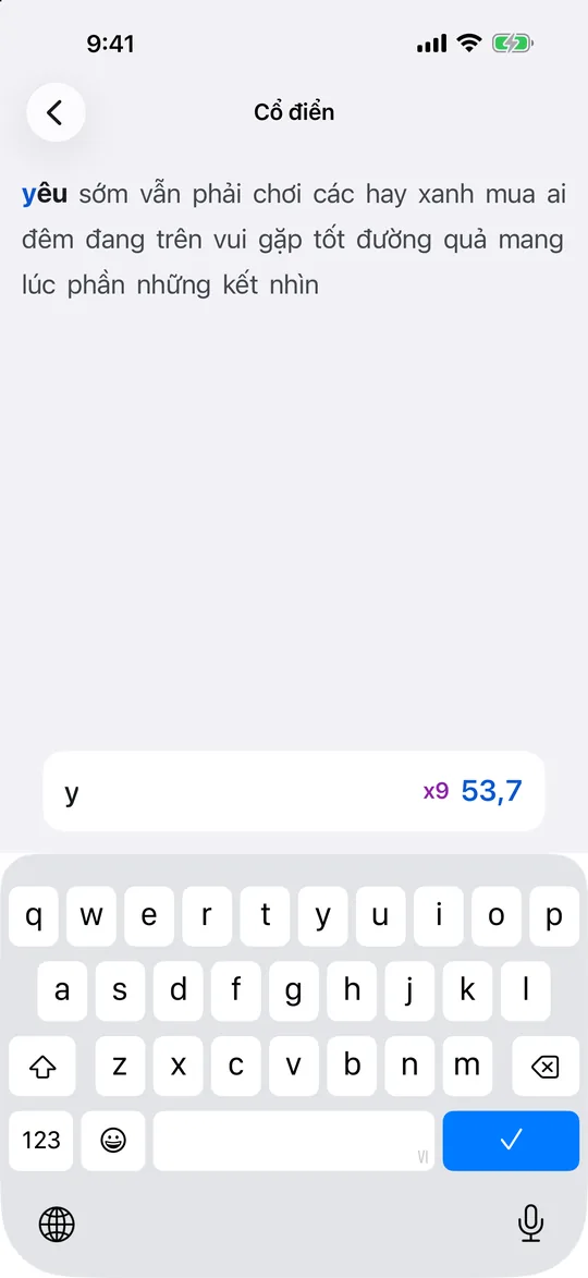 Một ván đang diễn ra, với bộ đếm combo